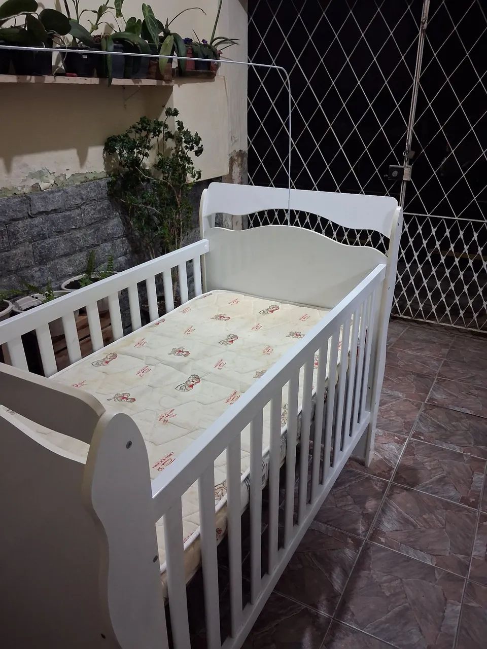 Berço cama semi novo