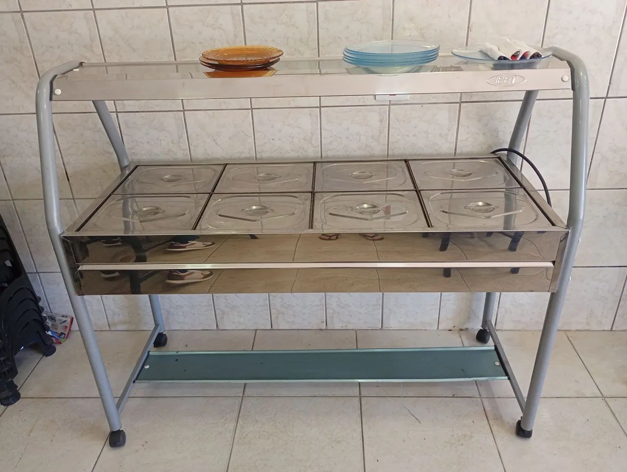 Self service inox com 8 cubas excelente