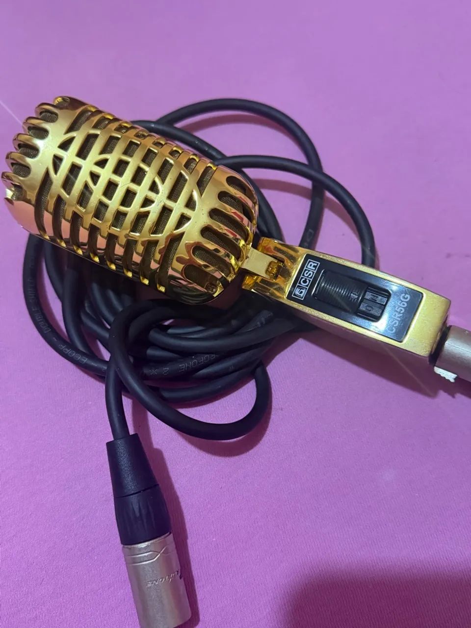 Microfone vintage dourado  - Foto 2