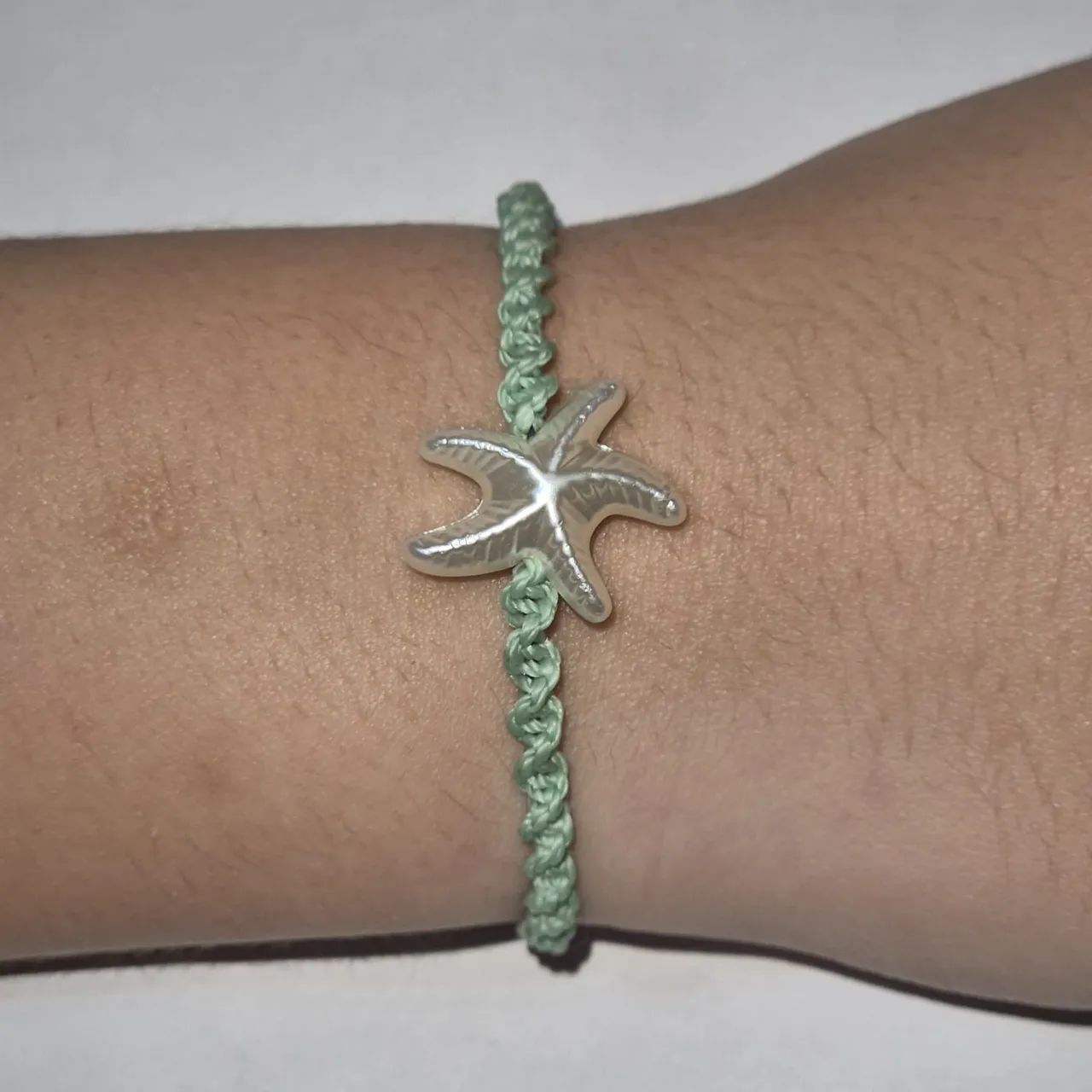 Pulseiras macramês com miçangas do mar - Foto 5
