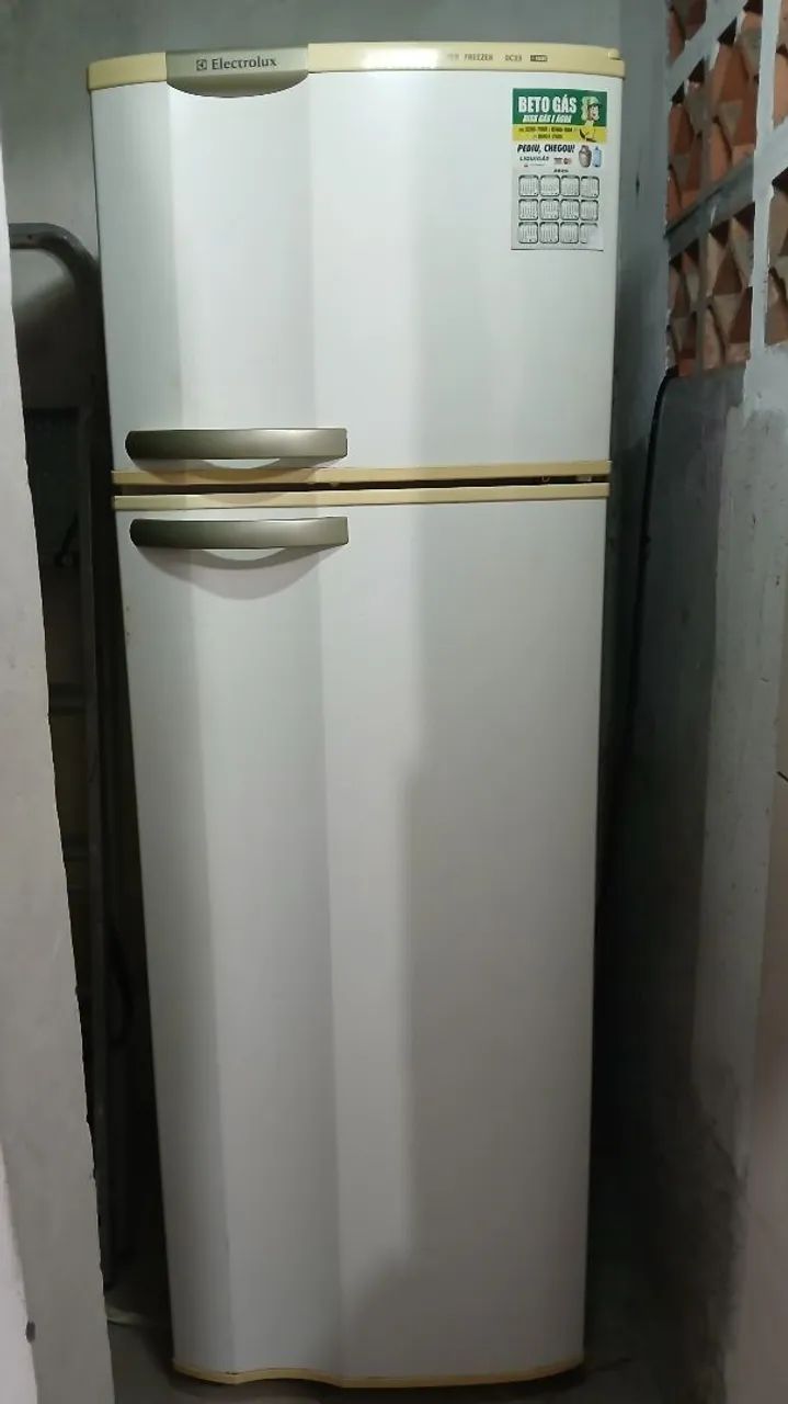 Vendo geladeira 