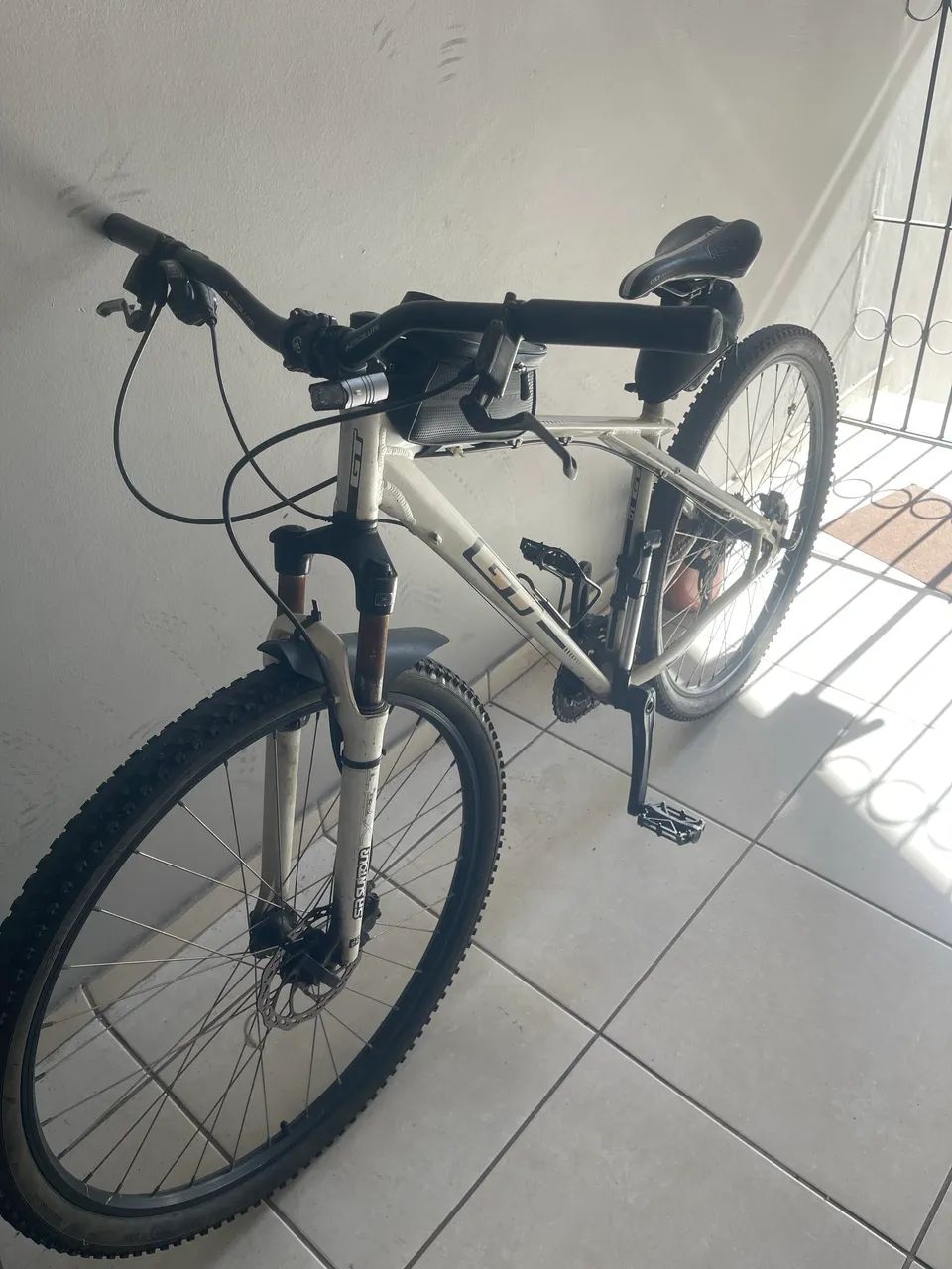 Bike GT karkoram 29 shimano e sunspensao santur - TOP - Ciclismo