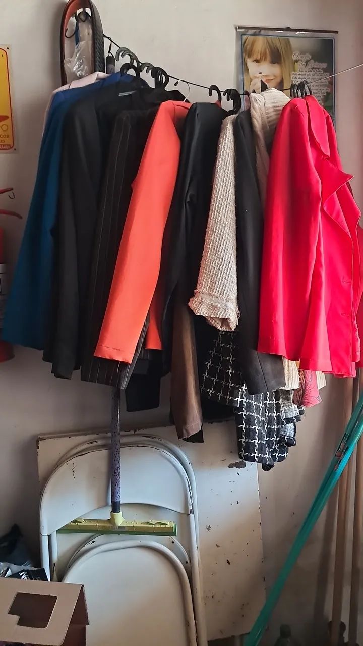 Lote de roupas misteriosa  - Foto 2