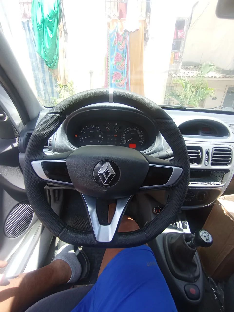 Renault Clio Rn/alize/expr./1.0 Hi-power 16V 5P 2001