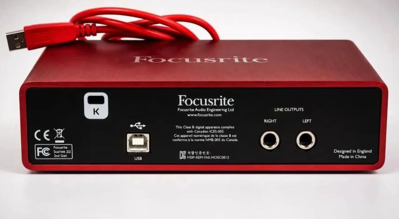 ? Interface de Áudio Focusrite Scarlett 2i2 2ª Geração - Foto 3