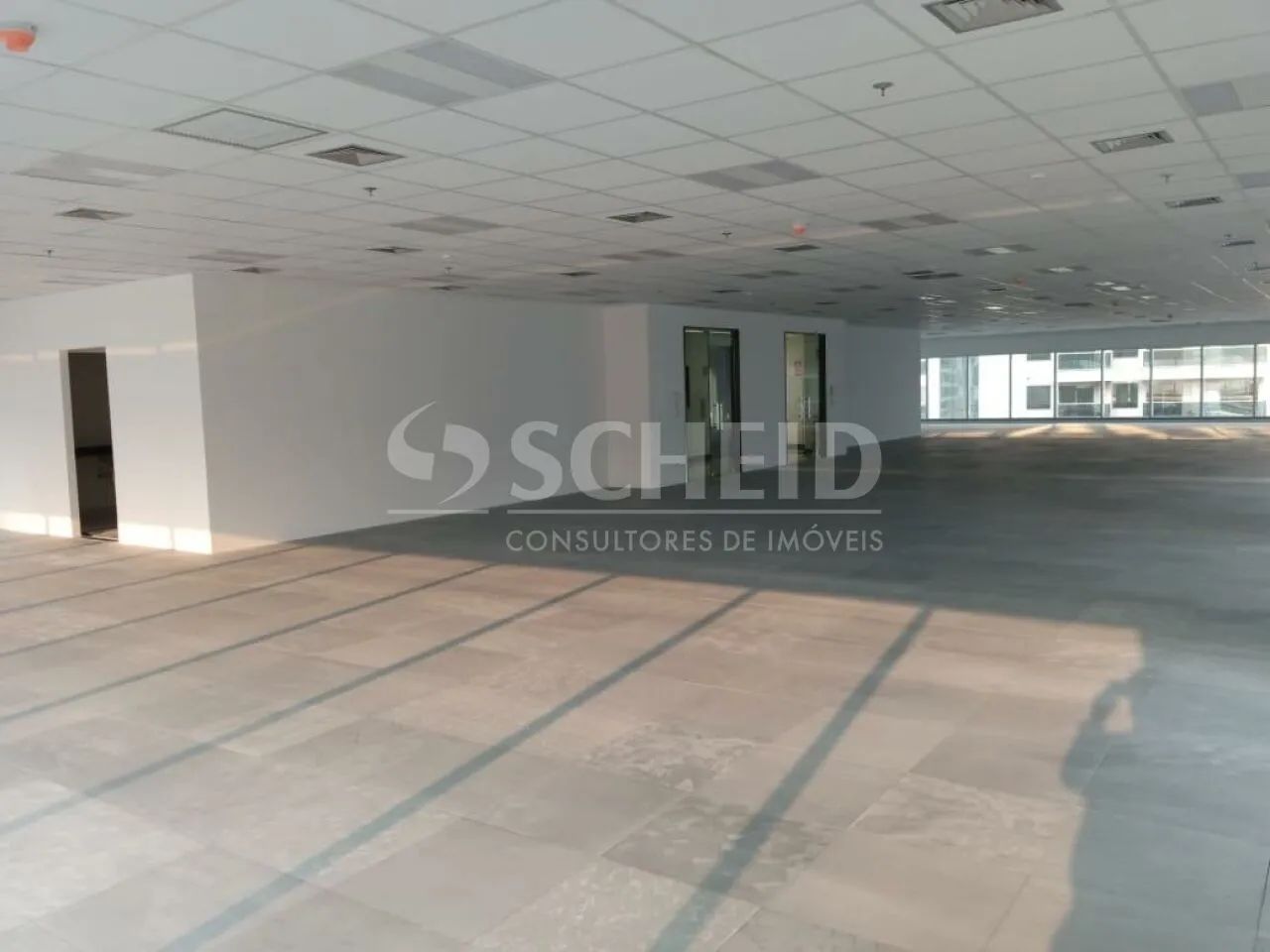 CONJUNTO COMERCIAL, 266 M², 2 SALAS, 2 BANHEIROS, COPA, AR CONDICIONADO,16 VAGAS. - Foto 6