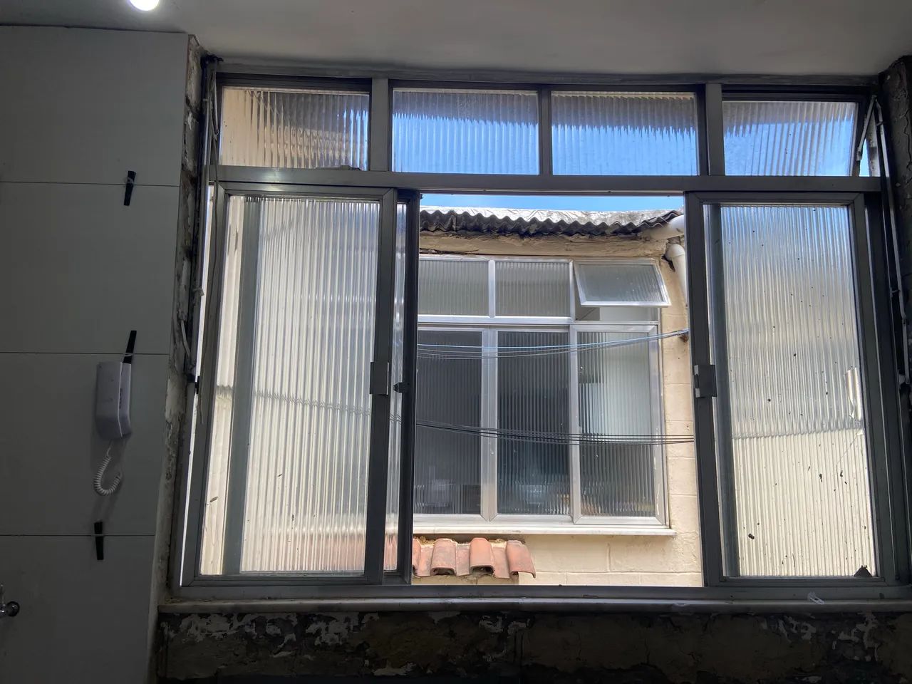  janela de 2 metros por 150  de altura 