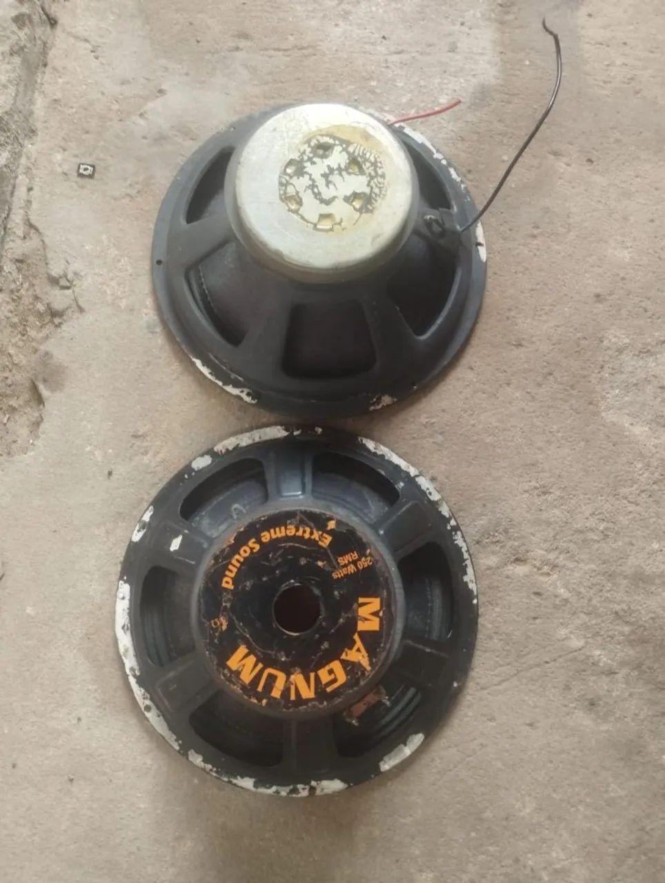 Vende se 2 alto falante de 12 polegadas 250vts - Foto 2