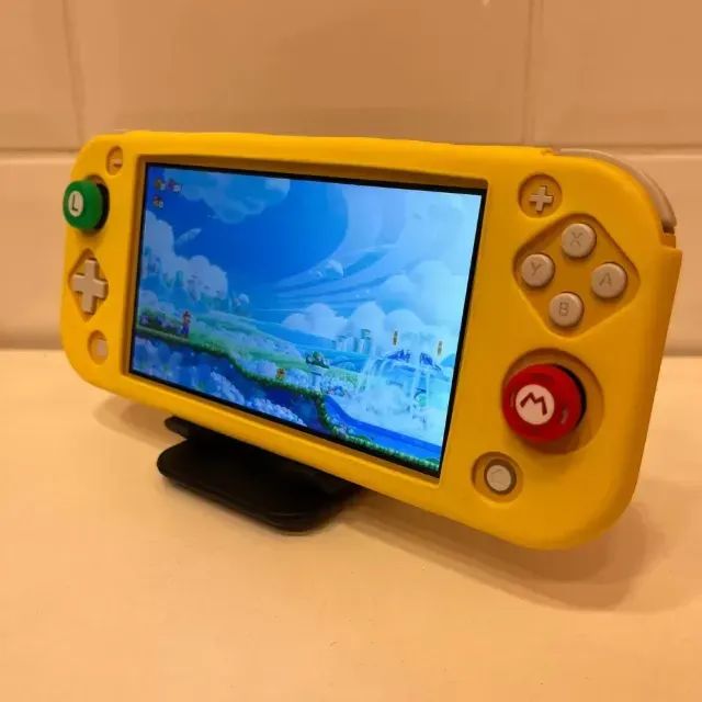 Nintendo Switch Lite - 32Gb e 64Gb MicroSD - Amarelo - Caixa e