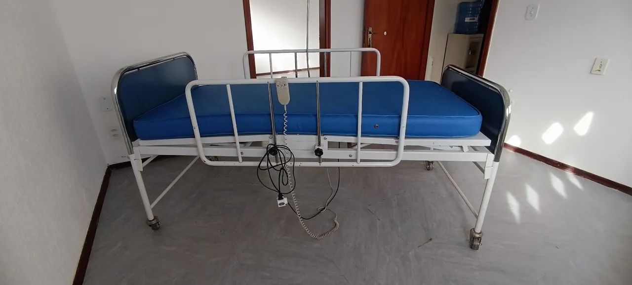 Cama Hospitalar Elétrica semi-nova.  - Foto 2