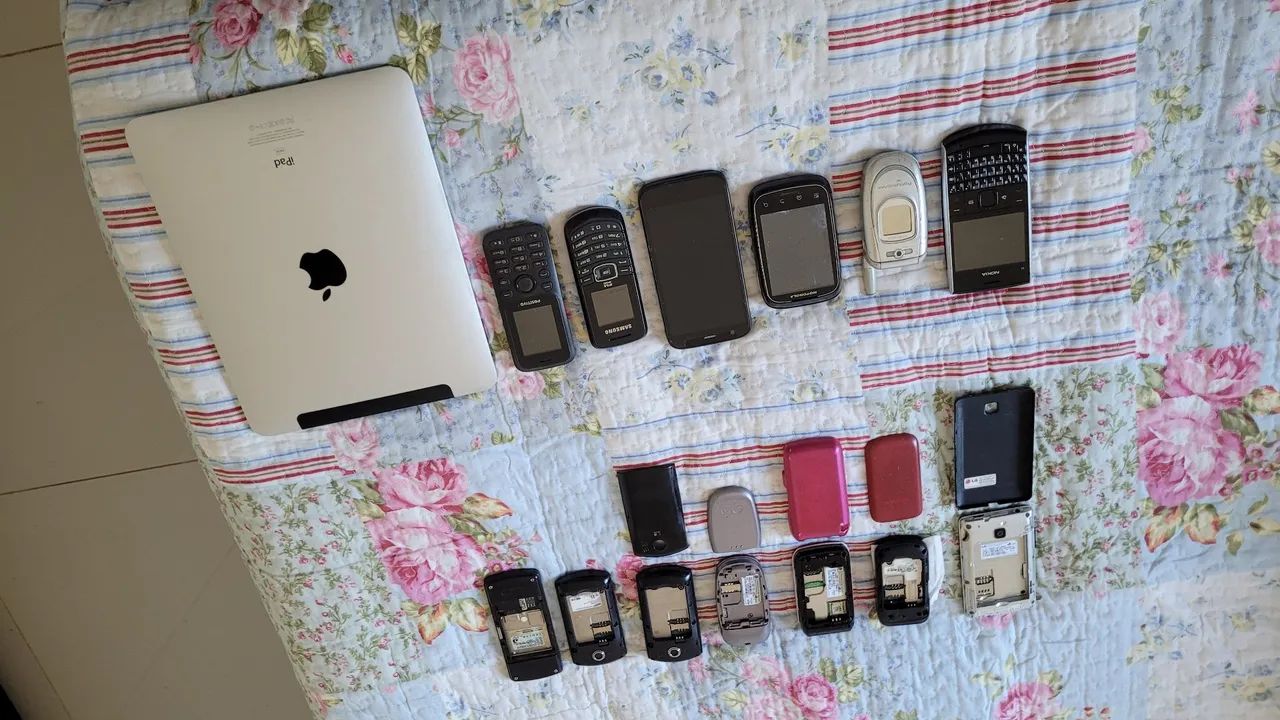 Lote celular e ipad 1 