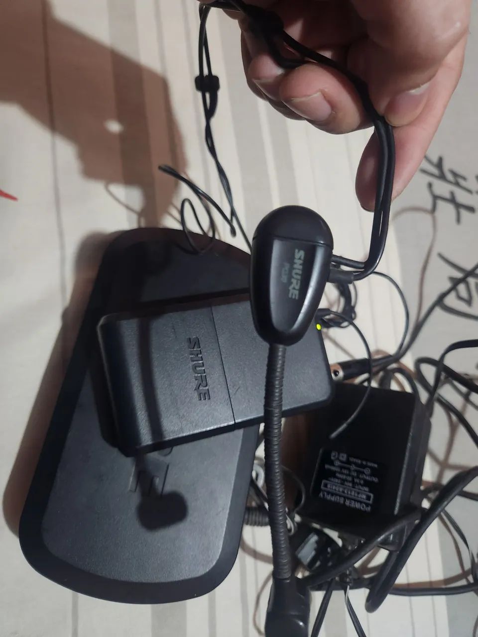 Receptor shure pg4 + transmissor pg1 e microfone  - Foto 4
