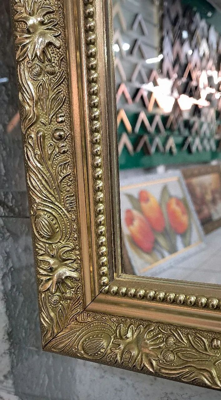 Espelho Decorativo 30x40 com Moldura Dourada  - Foto 2