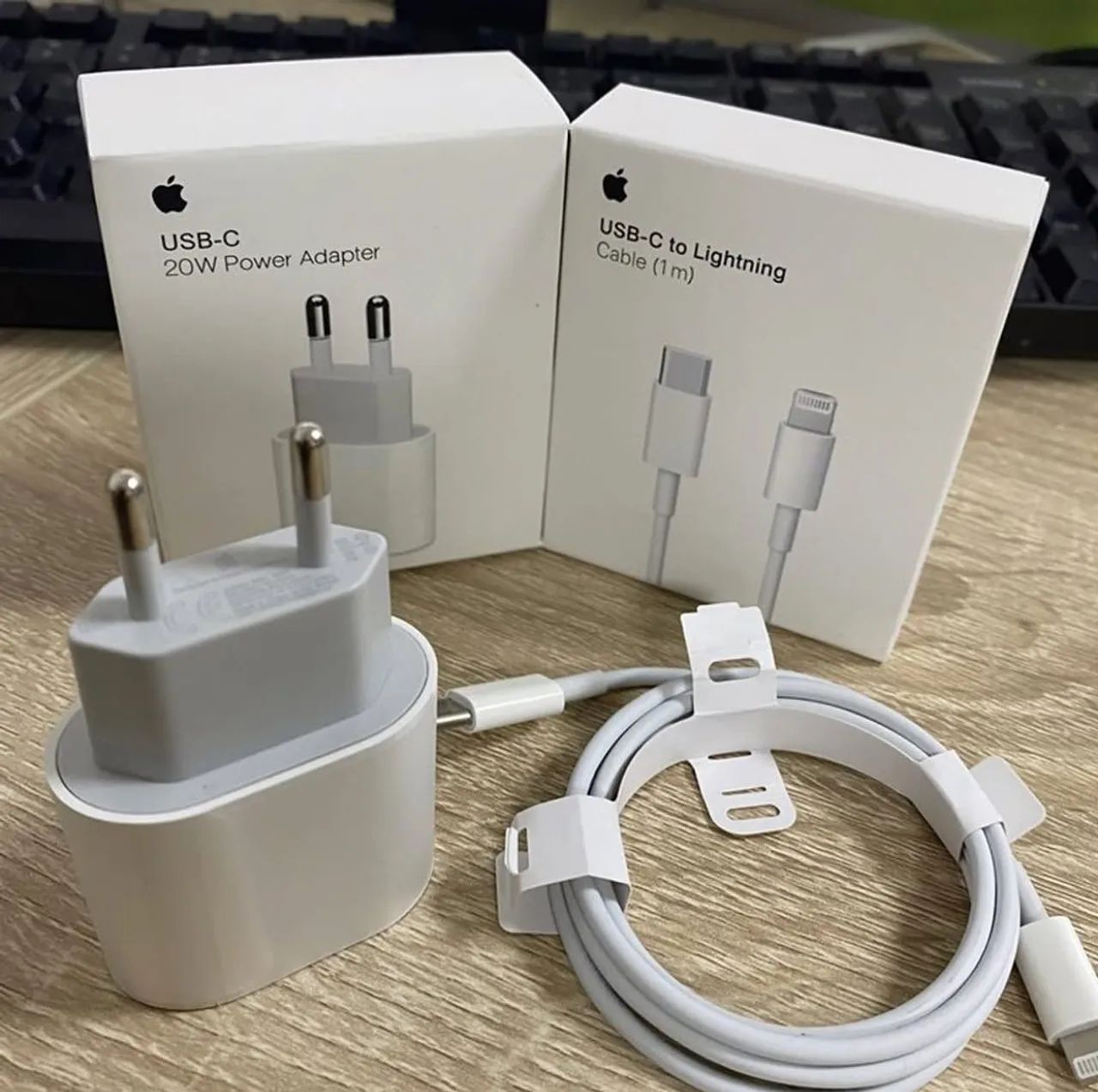 Promoção Original Apple Fonte 20W USB-C + Cabo USB-C e Lightning 