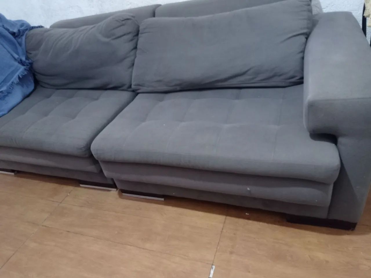 Sofá de 4 lugares retrátil vira cama