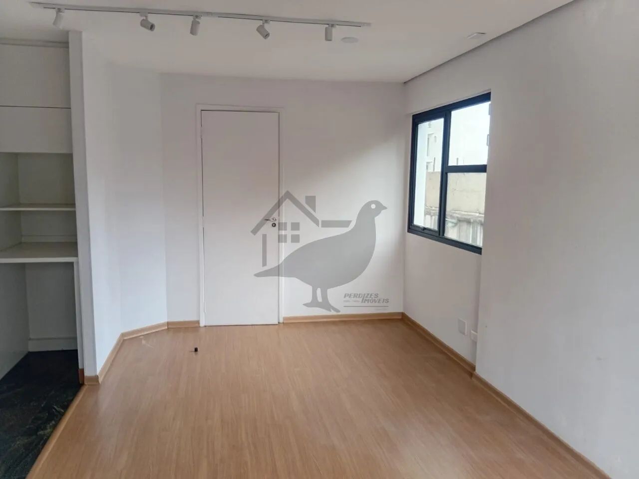 Sala Comercial de 37m² e 2 banheiros para Alugar ou venda