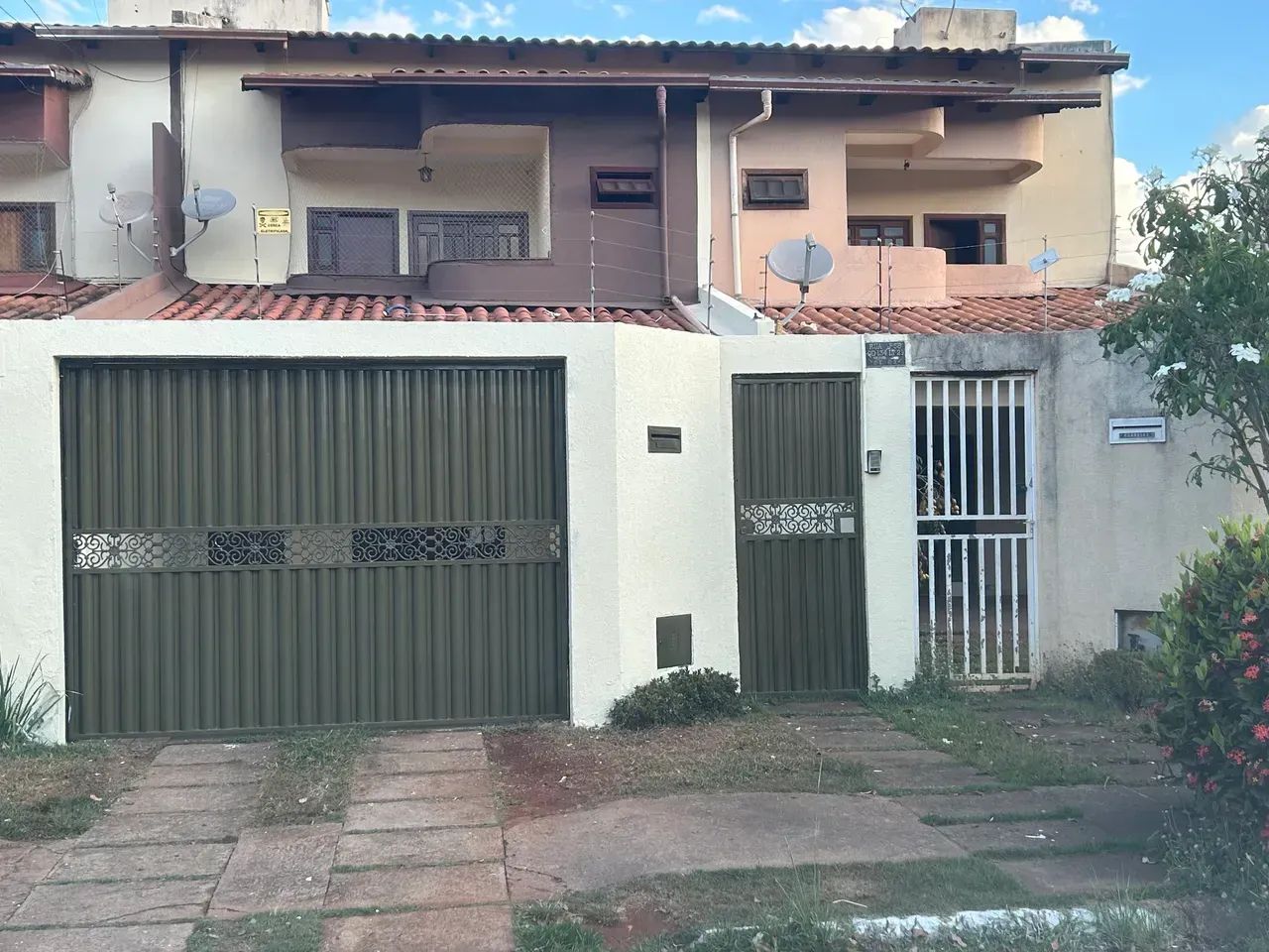 Sobrado 3/4, no Setor Jaó