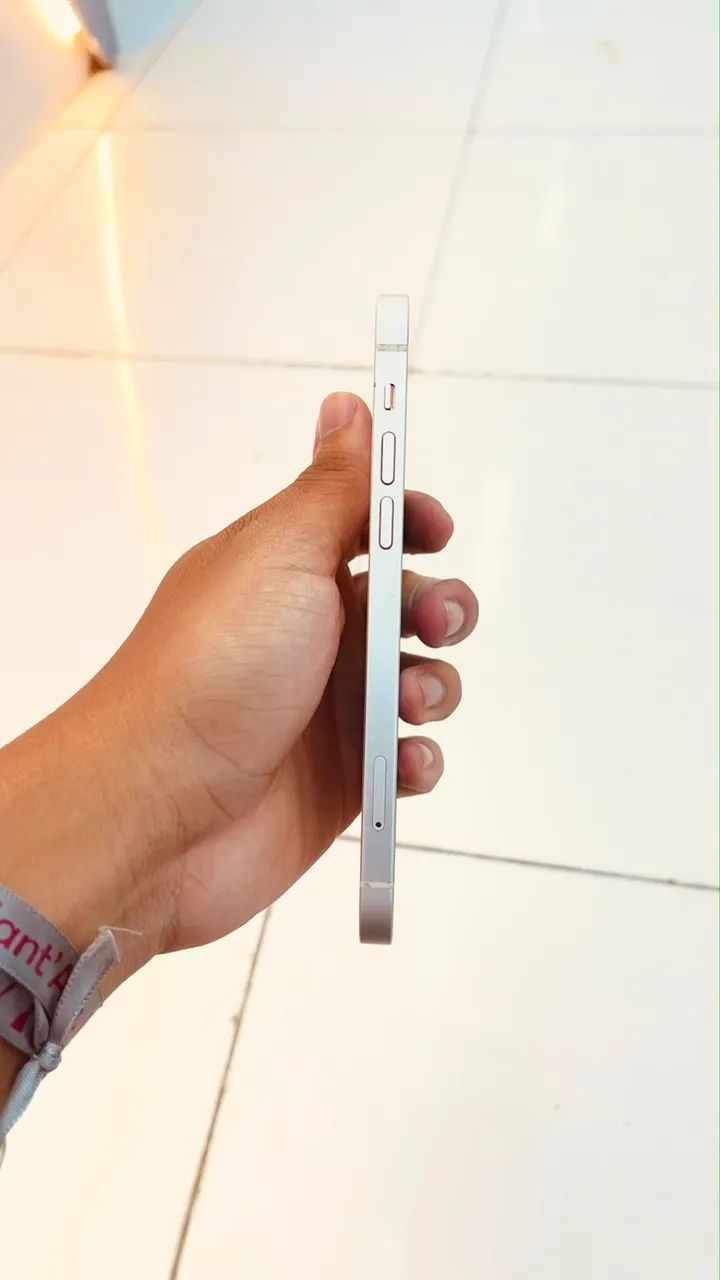 iPhone 12 Branco, 128gb de memória sem detalhes  - Foto 4