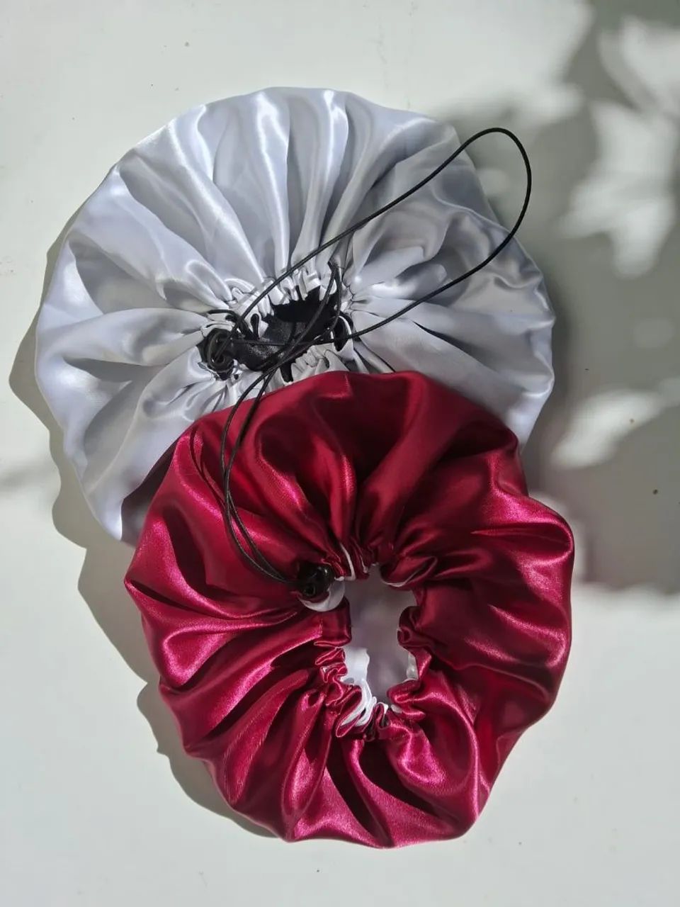 Scrunchies e toucas de cetim - Foto 5