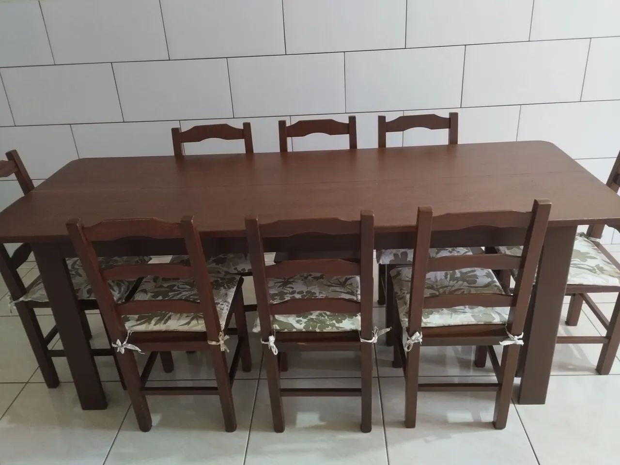 Mesa de madeira maciça 8 cadeiras - Foto 2