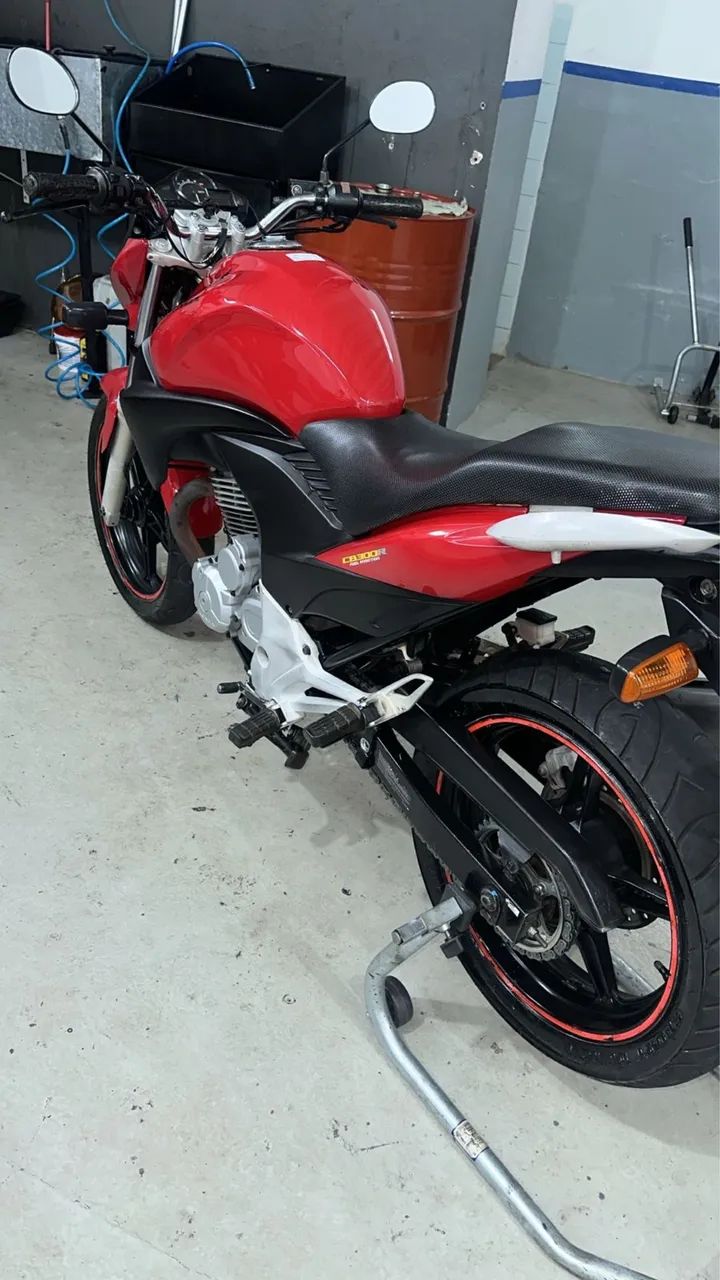 CB300 