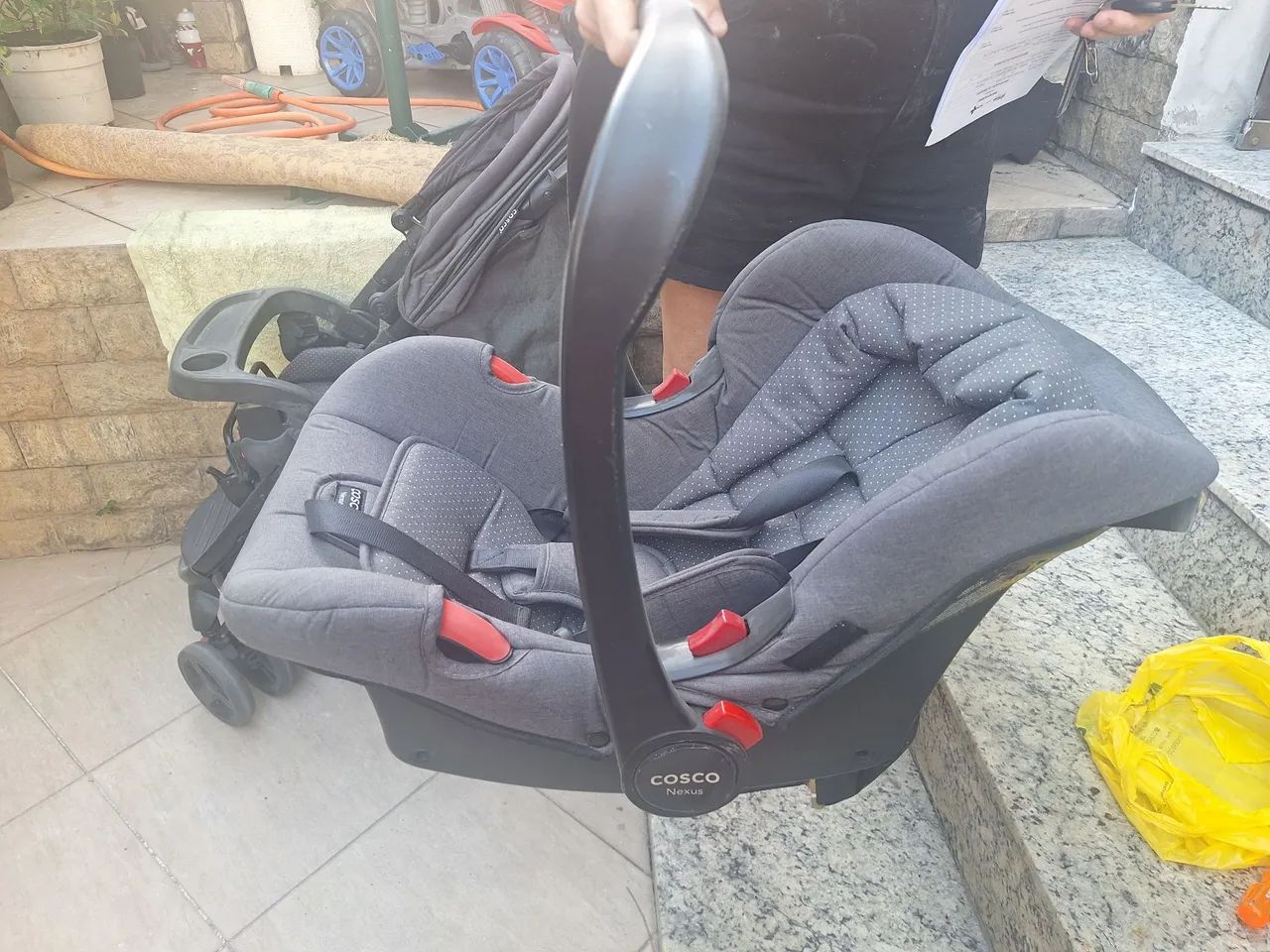 Carrinho de bebe + bebê conforto COSCO - Foto 4