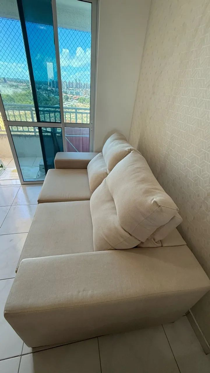 Vende -se sofa retrátil e cadeiras em linho  - Foto 3