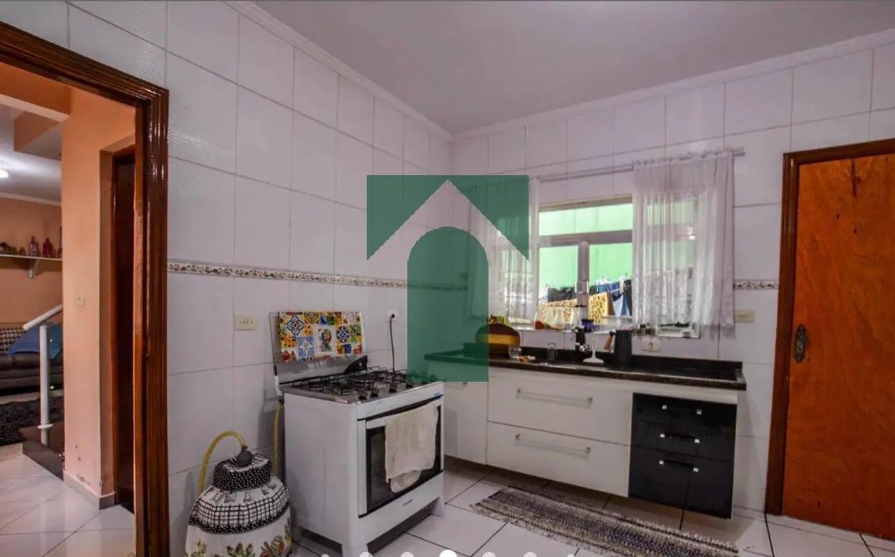 Sobrado à venda com 226m² 2 quartos e 2 vagas (Vila Humaitá)