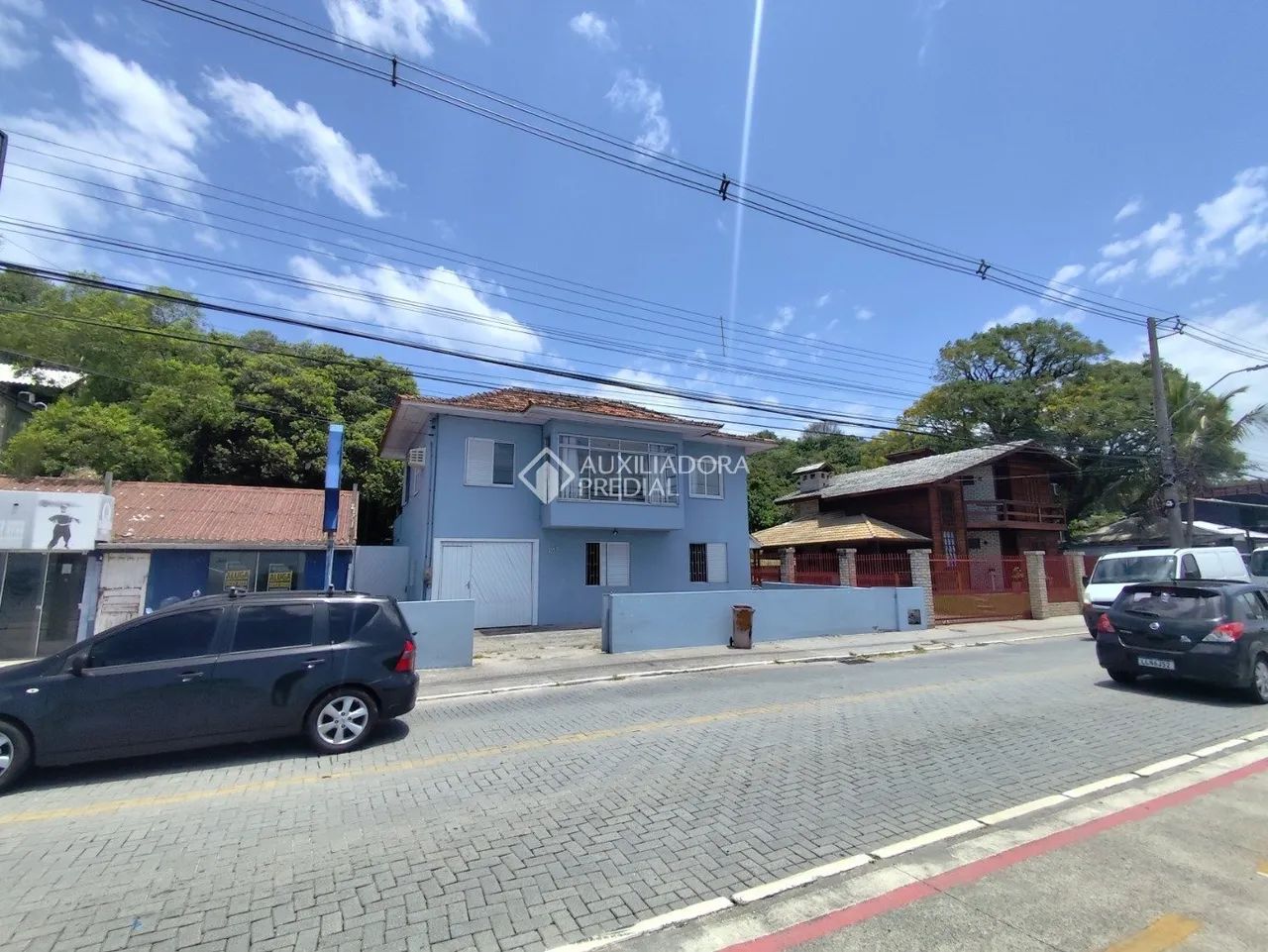 Imóvel Frente à Lagoa na Avenida das Rendeiras com 2 Aptos e Lojas Comerciais - Foto 5