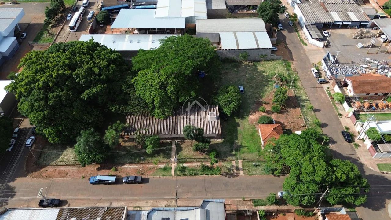 IMOVEL COMERCIAL FRENTE PARA 3 RUAS