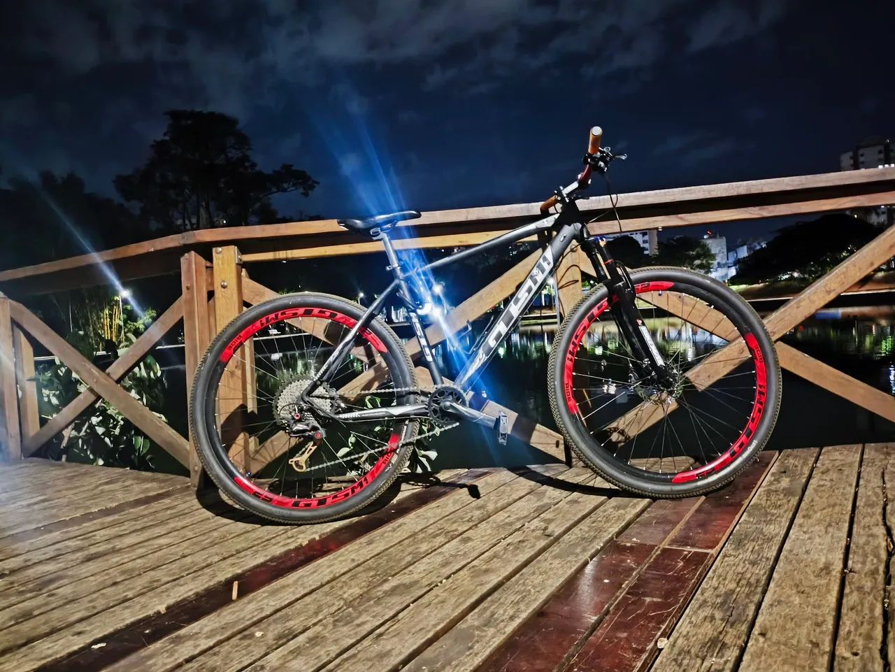Bicicleta aro 29 MT200 - Foto 3