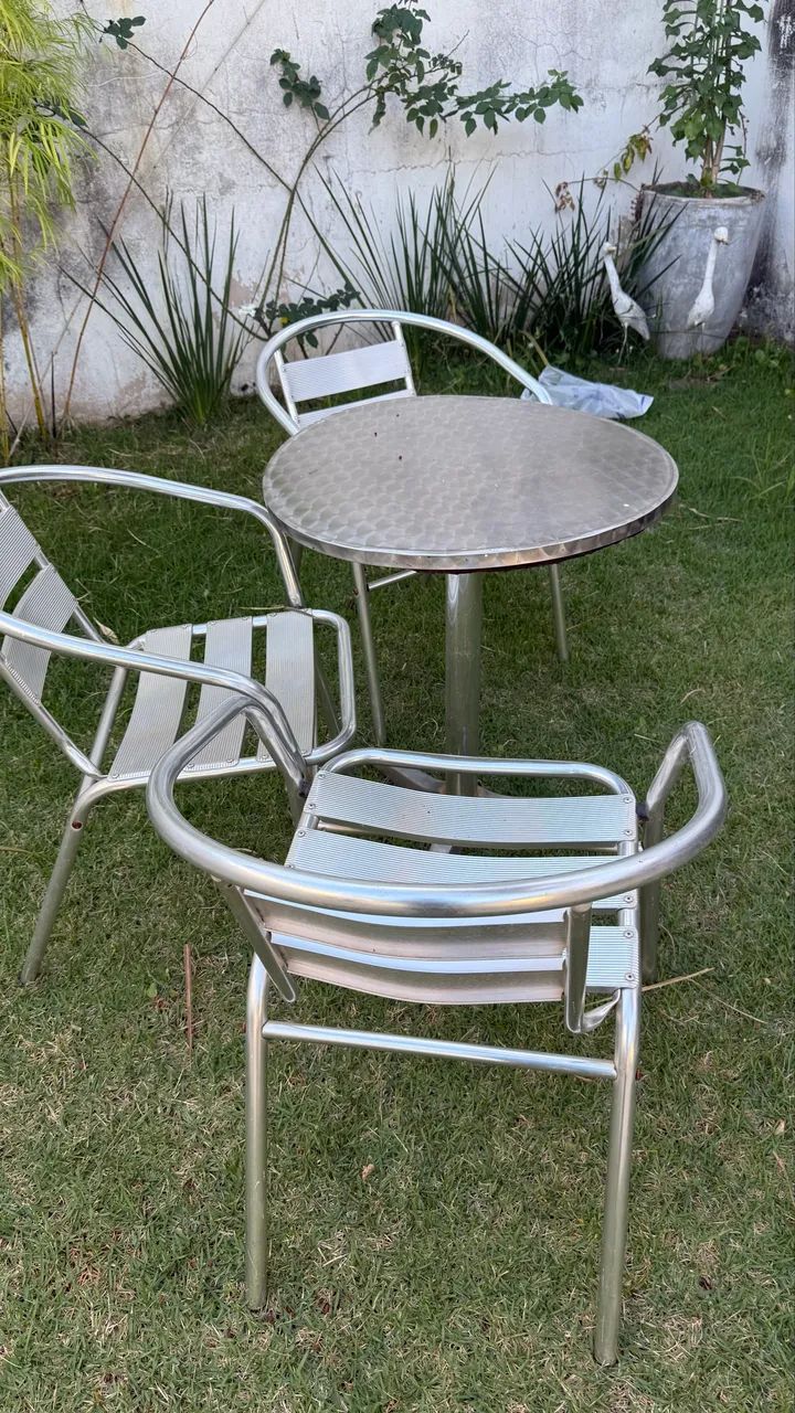 Mesa de alumínio com cadeiras  - Foto 2
