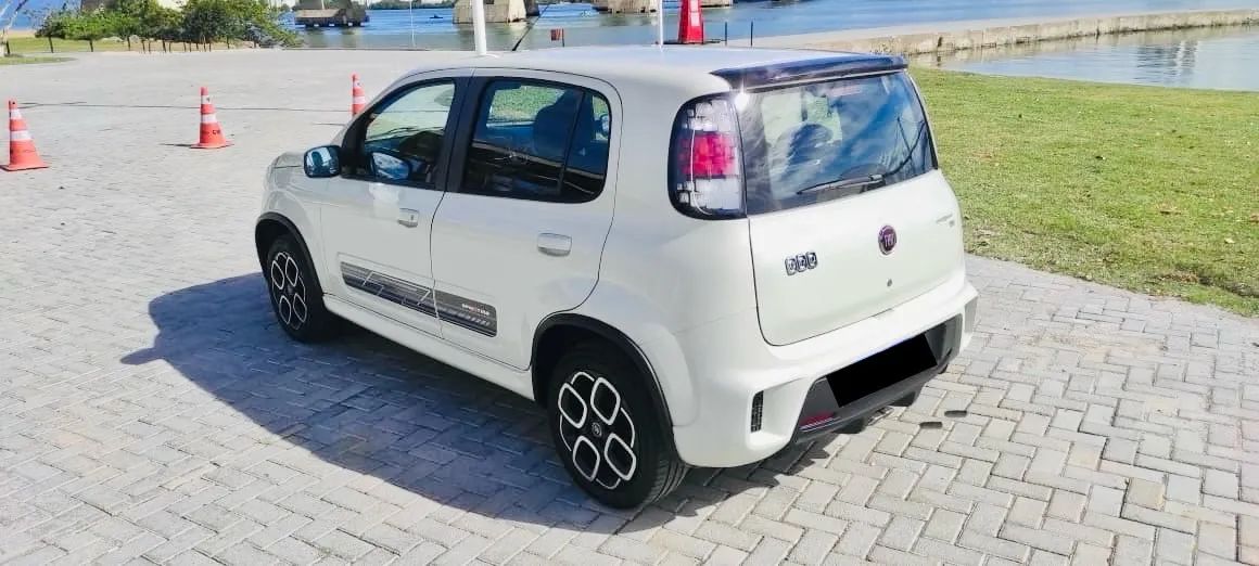 Fiat Uno Sporting 1.4 EVO Fire Flex 8V 4P 2016 - Foto 5