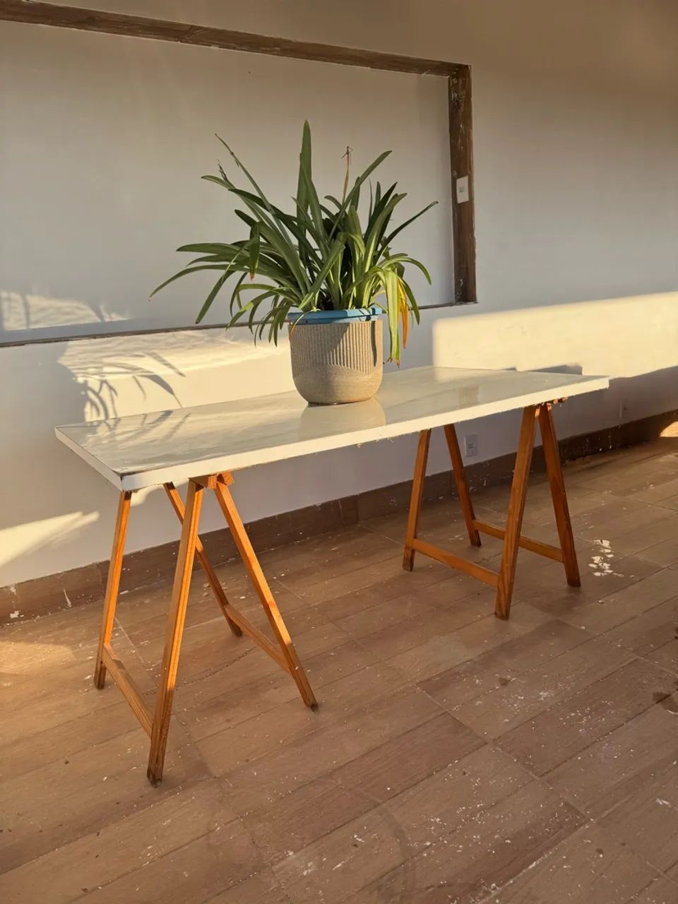 mesa com cavalete 