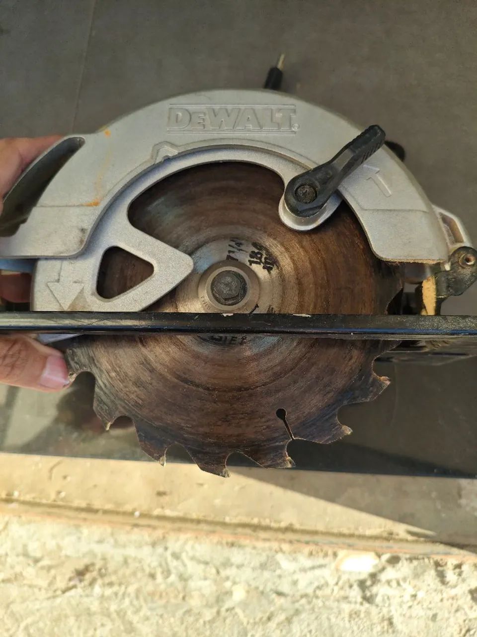 Serra circular Dewalt  - Foto 4
