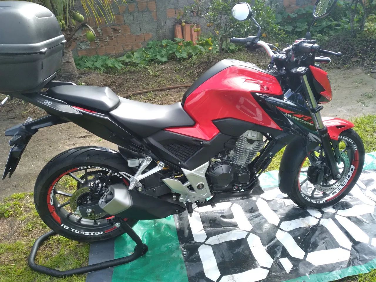 Twisterf 300 ABS - Foto 4