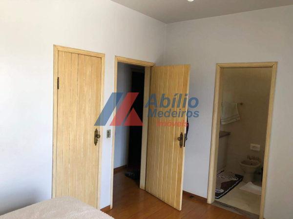 Casa com 5 quartos - Bairro Jardim Lolata em Londrina - Foto 19