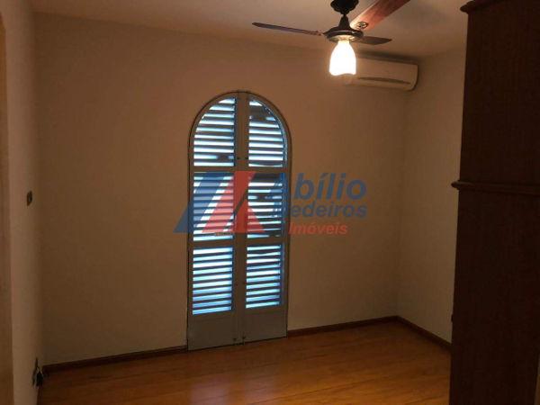 Casa com 5 quartos - Bairro Jardim Lolata em Londrina - Foto 13