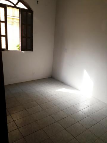 2/4, casa ampla, varanda, garagem, próximo a Praia! Pituaçu! - Foto 3