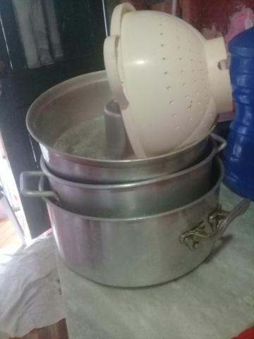 Panelas e relogio - Foto 4