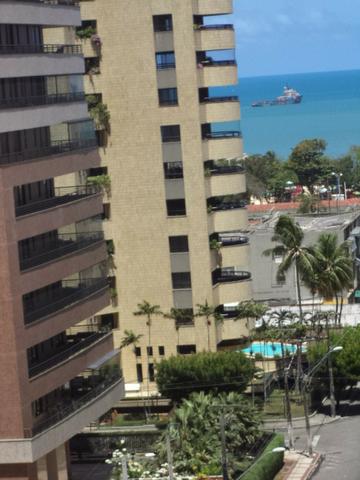 Alugo Apto 240m2 4Stes no Meireles cod. 683 - Foto 18