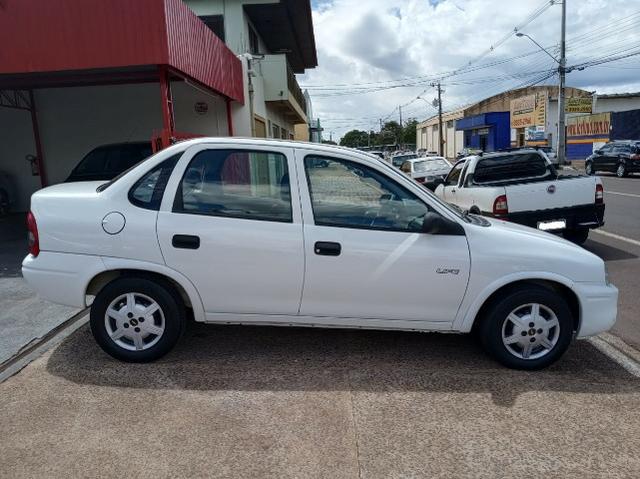 Gm - Chevrolet Corsa Sedan 1.0 8V 71CV 4P - Foto 12