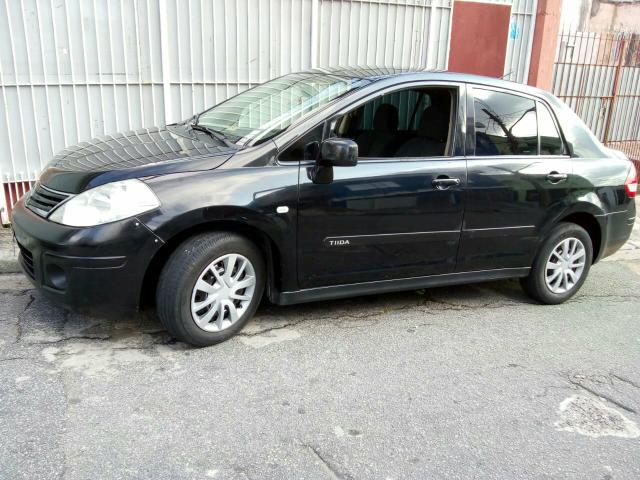 Nissan Tida Sedan - Foto 2