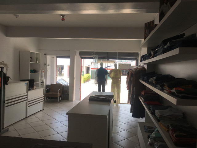 Vende-se Loja de roupas - Foto 6