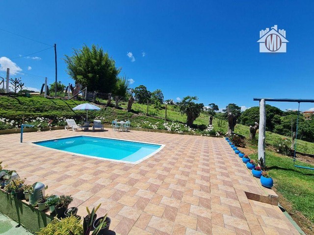 Linda chácara com 2 dormitórios, piscina, fácil acesso, à venda, 3000 m² por R$ 690.000 - 