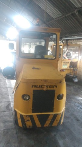 Rebocador à Combustão GLP marca Rucker modelo TM1350G, capacidade 12.000Kg - Foto 2