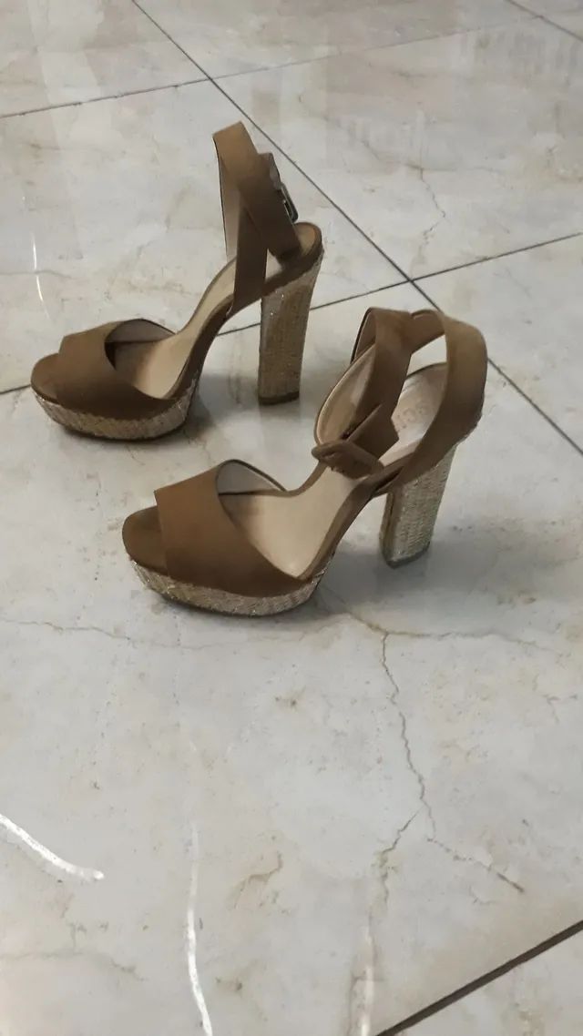  Sandália Schutz em Nobuck marrom  núm. 35 - Foto 2
