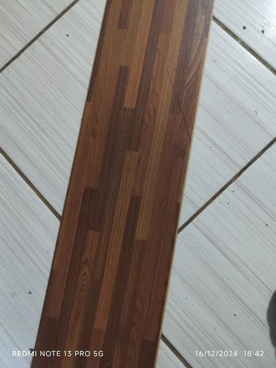 Piso Laminado Usado clicado sem manta - Foto 2