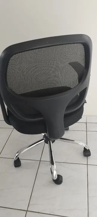 Cadeira de Escritório Giratória com Rodinhas - Foto 2