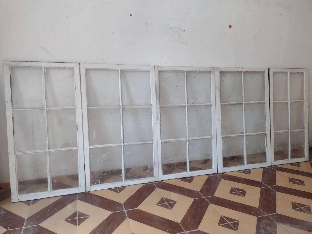 Vende-se 5 Janelas - 1,46 X 0,74 / 1,47 X 0,89 / 1,47 X 0,87 / 1,47 X 90 / 1,47 X 75 - Foto 3